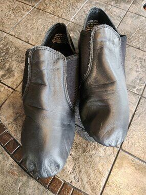 Capezio EJ2  Dance Shoes Womens 9W | Black Leather Slip On Jazz